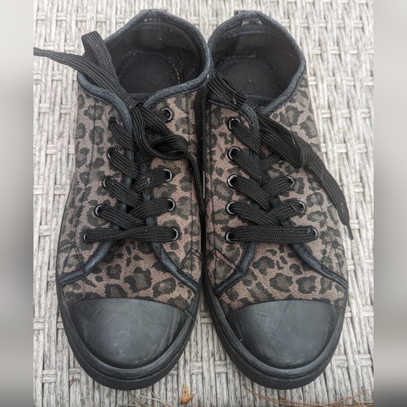 Shoes - Picture 1 of 6